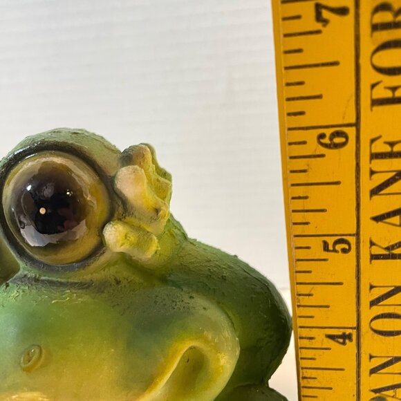 Handcrafted Green Frog Figurine Decorative Collectible Resin Statue - Picture 9 of 9